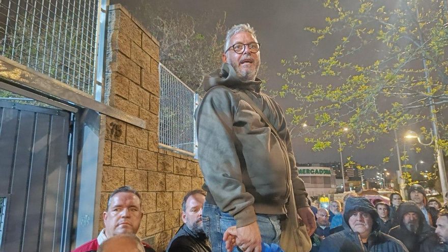 Primera noche de huelga en la recogida de basuras de Madrid: "Llevamos cinco años con el sueldo congelado"