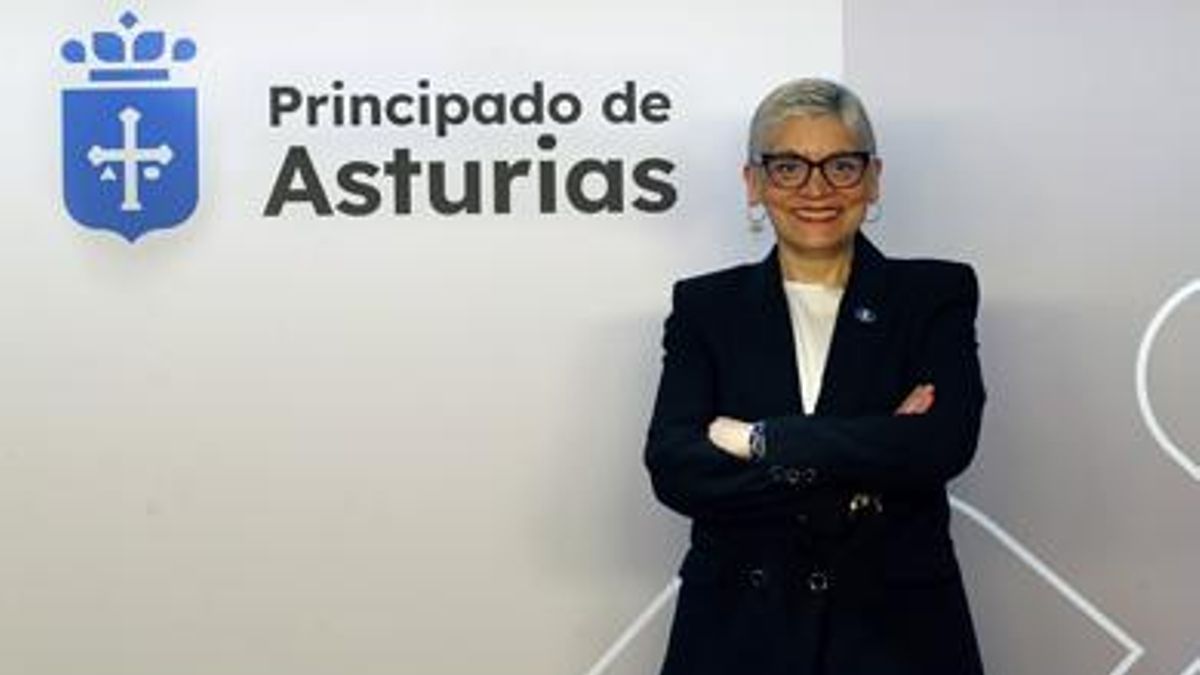 La consejera de Salud, Concepción Saavedra, se mostró muy receptiva a las peticiones del presidente de la asociación Galbán. 