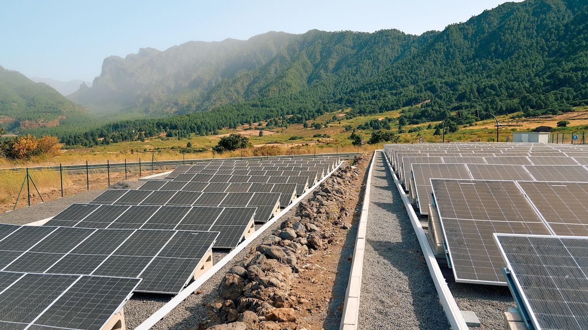 La instalación fotovoltaica del túnel nuevo de La Cumbre evitará la emisión de más de 402 toneladas de CO2 y cubrirá el 67% de su demanda energética