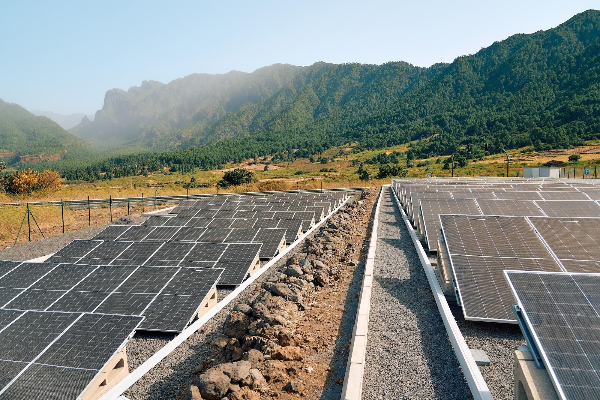 Instalación fotovoltaica del túnel de a Cumbre.