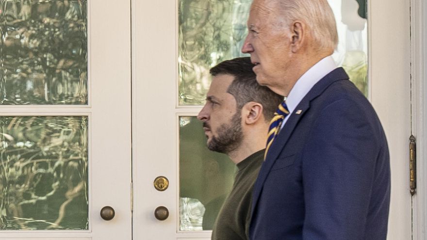 Biden pide una paz justa para Ucrania y Zelenski recuerda que la guerra "aún no ha terminado"