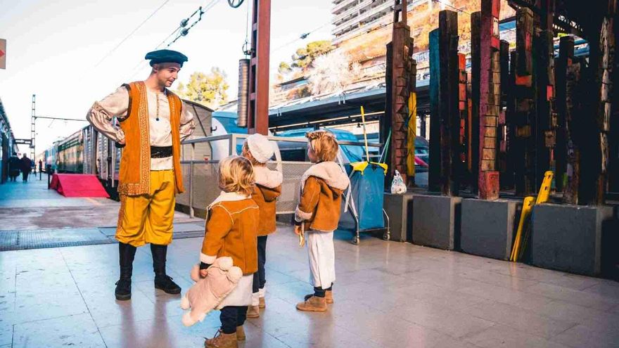 Trece planes para hacer con niños esta Navidad en Madrid: viaje en el tren de los Reyes Magos, musicales y un festival