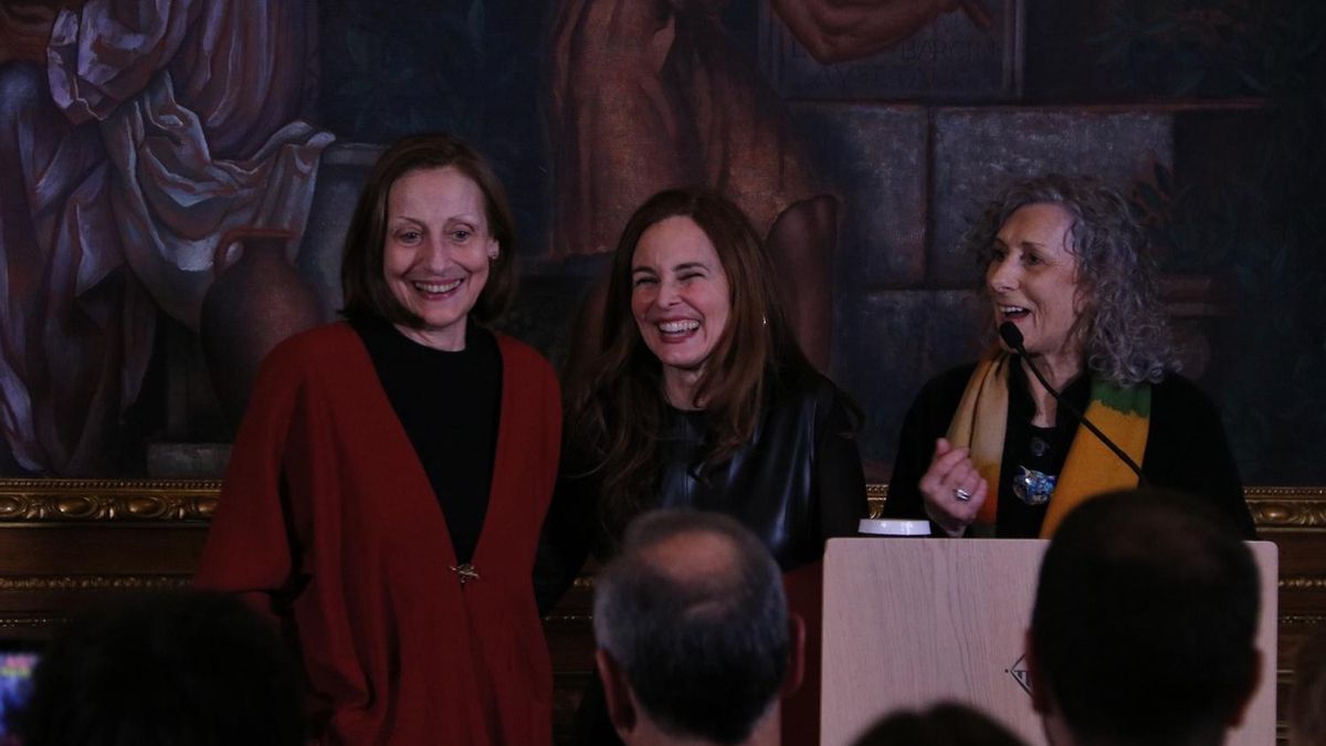 Carme Elias recibe la Medalla de Oro al Mérito Cultural de Barcelona: "Soy feliz, vivo el presente y no pienso en después"