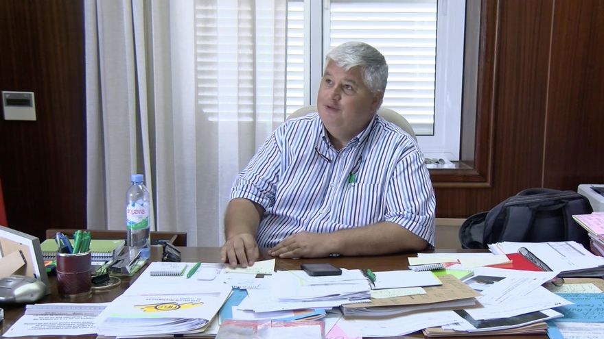 El presidente de la Federación de Fútbol de Las Palmas afirma que "Pedro Rocha no va a ser un hombre de paja de Luis Rubiales"