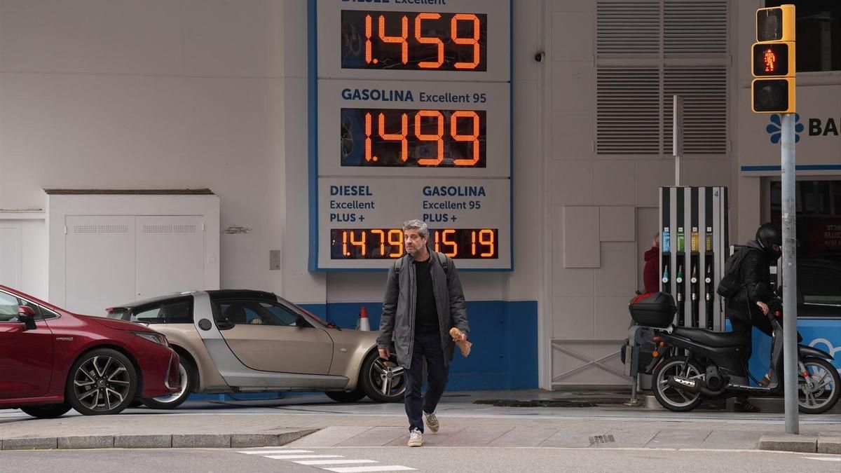 El precio de venta de los carburantes subirá más de seis céntimos por litro este sábado
