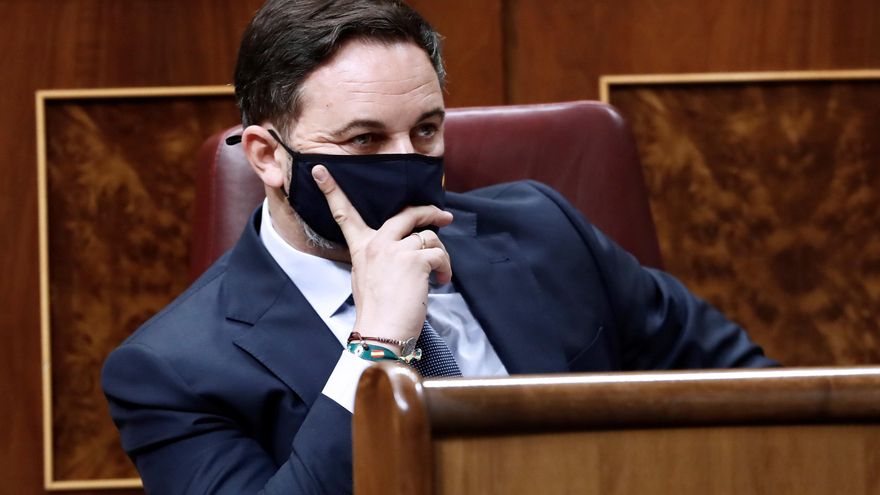 El líder de Vox, Santiago Abascal, durante la segunda sesión del debate de moción de censura presentada por el partido ultraderechista que lidera, este jueves en el Congreso. EFE/Mariscal