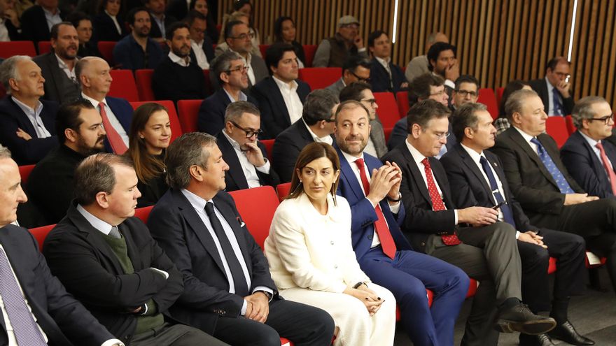 Buruaga ofrece a empresarios mexicanos participar en la construcción de viviendas de alquiler en Cantabria