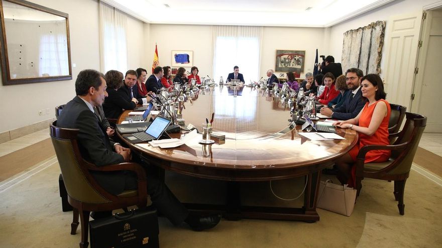 El primer ministro de Malta agradece a Sánchez su oferta al Aquarius en una conversación telefónica