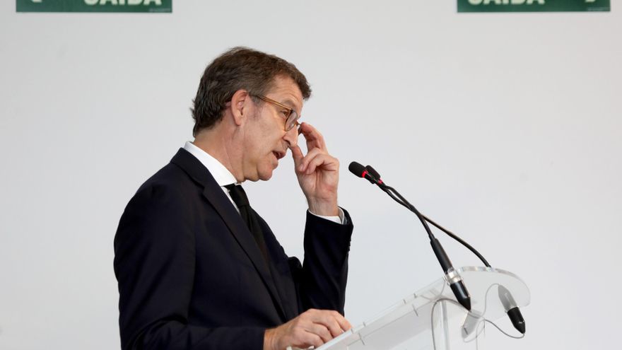 Feijóo reclama a Casado una solución “urgente” ante la “situación de colapso” del PP