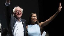 Bernie Sanders y Alexandria Ocasio-Cortez en un acto conjunto.