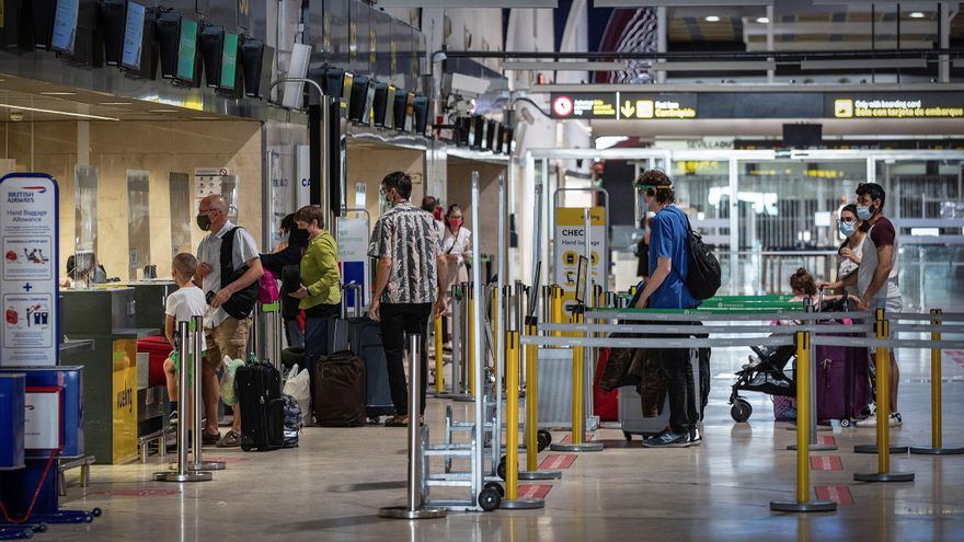 Unidas Podemos y Por Andalucía piden al Gobierno cambiar el nombre al aeropuerto de Sevilla por el de Blas Infante