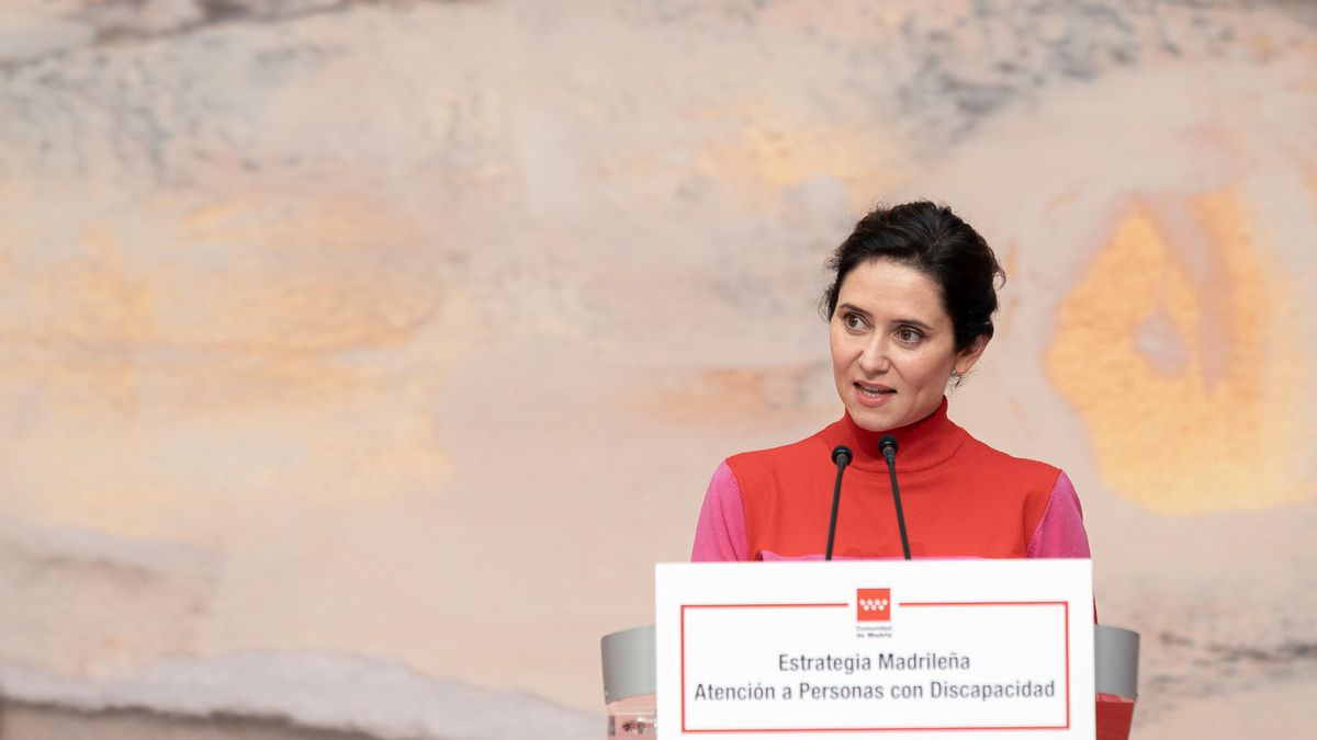 La presidenta de la Comunidad de Madrid, Isabel Díaz Ayuso, presenta la Estrategia Madrileña de Atención a Personas con Discapacidad-Horizonte 2028, en la Real Casa de Correos,