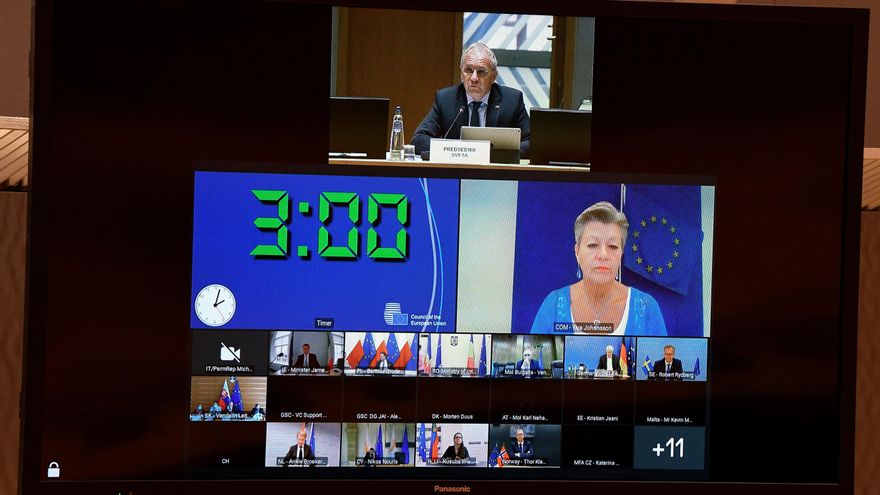 Bruselas insta a los países de la UE a empezar a reasentar afganos en peligro