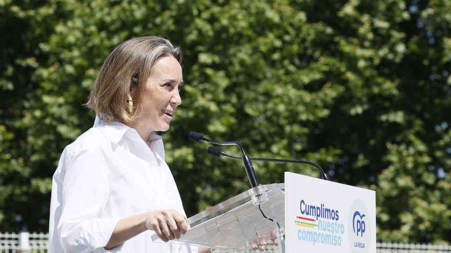 La secretaria general del PP, Cuca Gamarra, interviene durante el acto conmemorativo de los dos años de Gobierno del PP en La Rioja, a 31 de mayo de 2025, en Logroño, La Rioja (España).