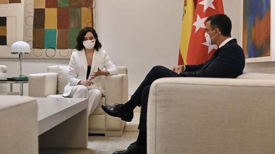 Pedro Sánchez e Isabel Díaz Ayuso durante su reunión en Moncloa.