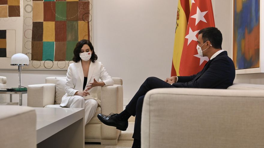 Pedro Sánchez e Isabel Díaz Ayuso durante su reunión en Moncloa.