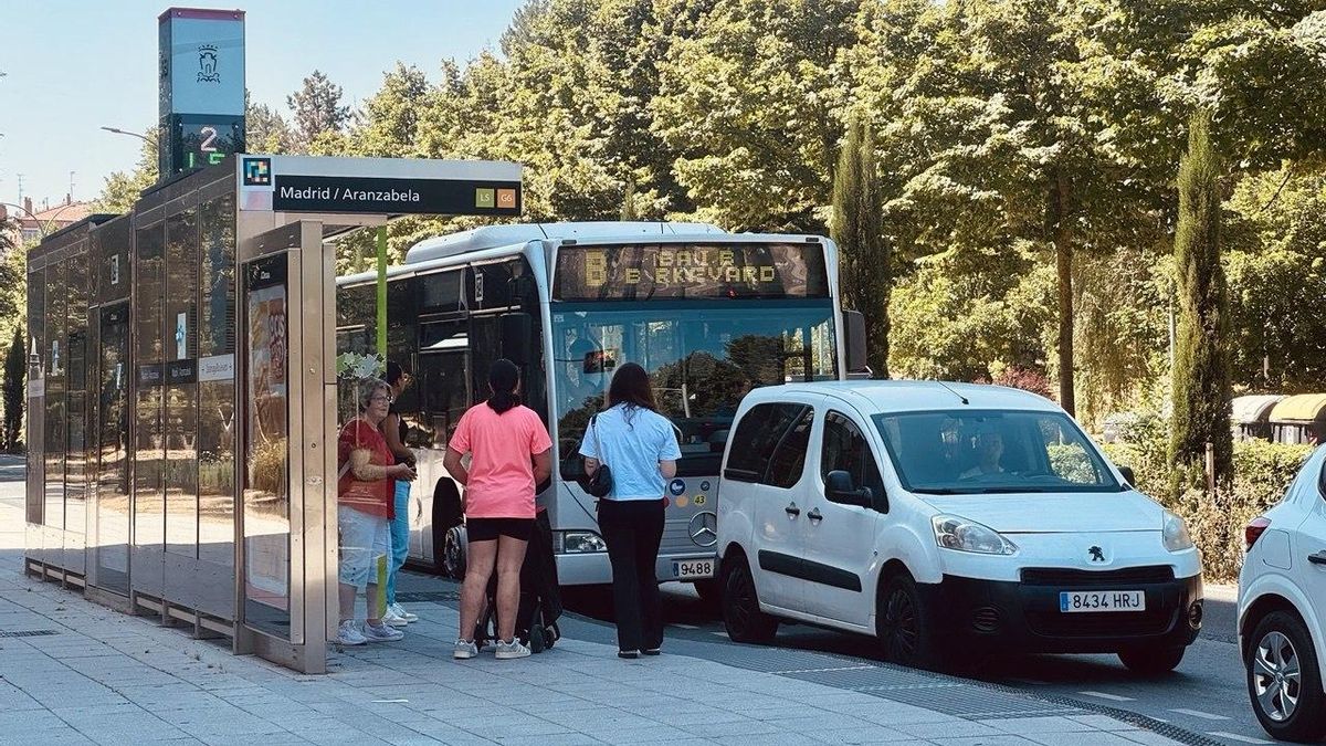 Miércoles 22 por la mañana: el autobús más antiguo de la flota de Vitoria