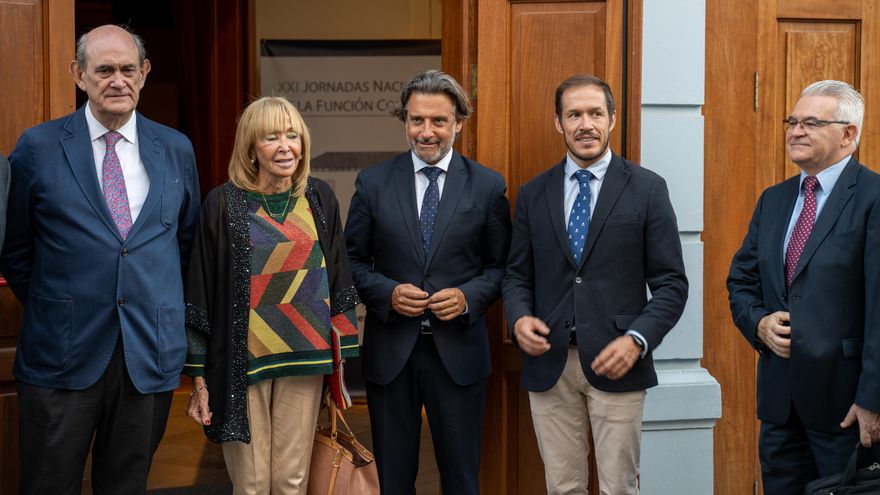 Sesión de apertura de las XXI Jornadas Nacionales de la Función Consultiva que se celebran en el Teatro Circo de Marte de Santa Cruz de La Palma