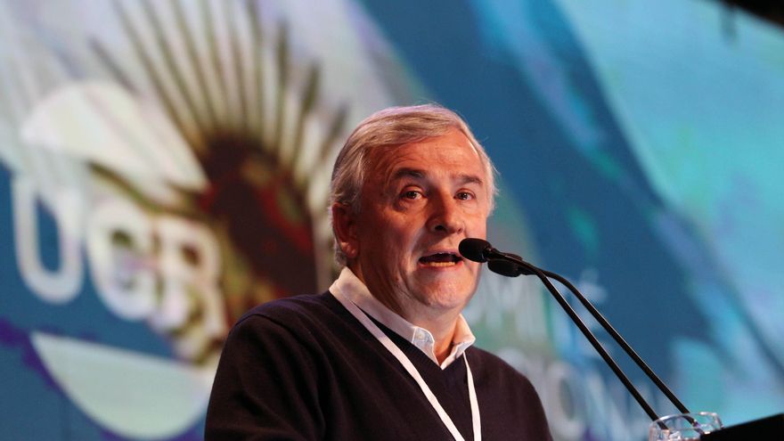 Tras la masiva movilización, Morales cede y convoca a paritarias a los gremios docentes