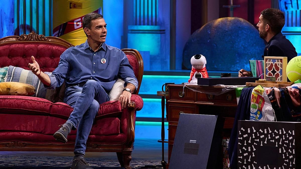 Pedro Sánchez y David Broncano, en 'La Revuelta'