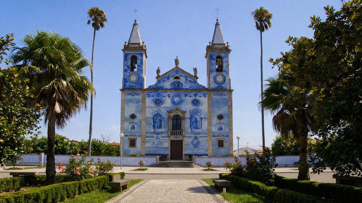La villa de Portugal que es un museo del azulejo al aire libre, junto al Atlántico y llena de capillas del siglo XVIII