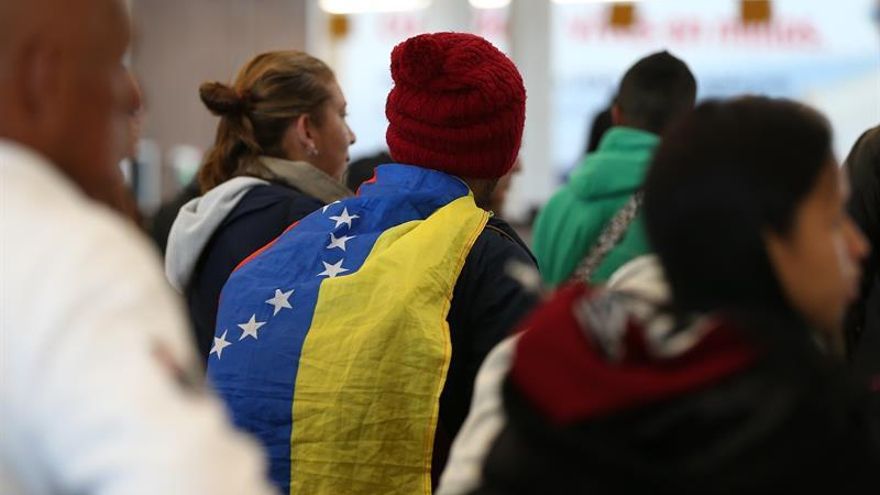 Alertan riesgo de tráfico de venezolanos ante exigencia de visado en Ecuador