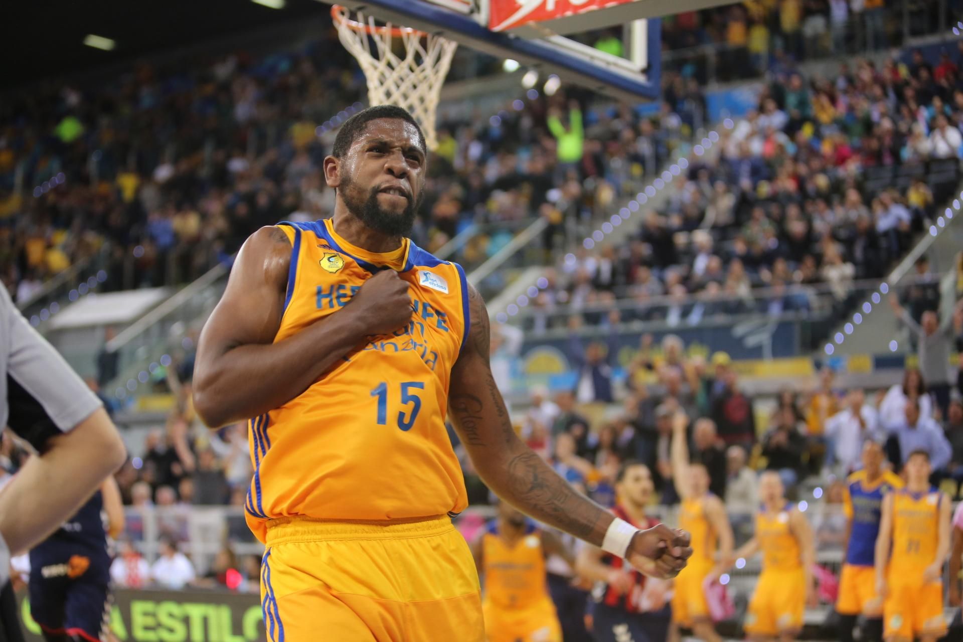 Imágenes del encuentro entre el Herbalife Gran Canaria y el Saski Baskonia. Alejandro Ramos.