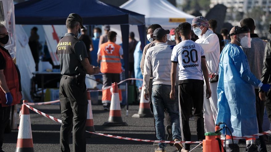 El muelle de Arguineguín este jueves 15 de septiembre tras la llegada de un centenar de personas a la Isla, recatadas por Salvamento Marítimo al sur de Gran Canaria.
