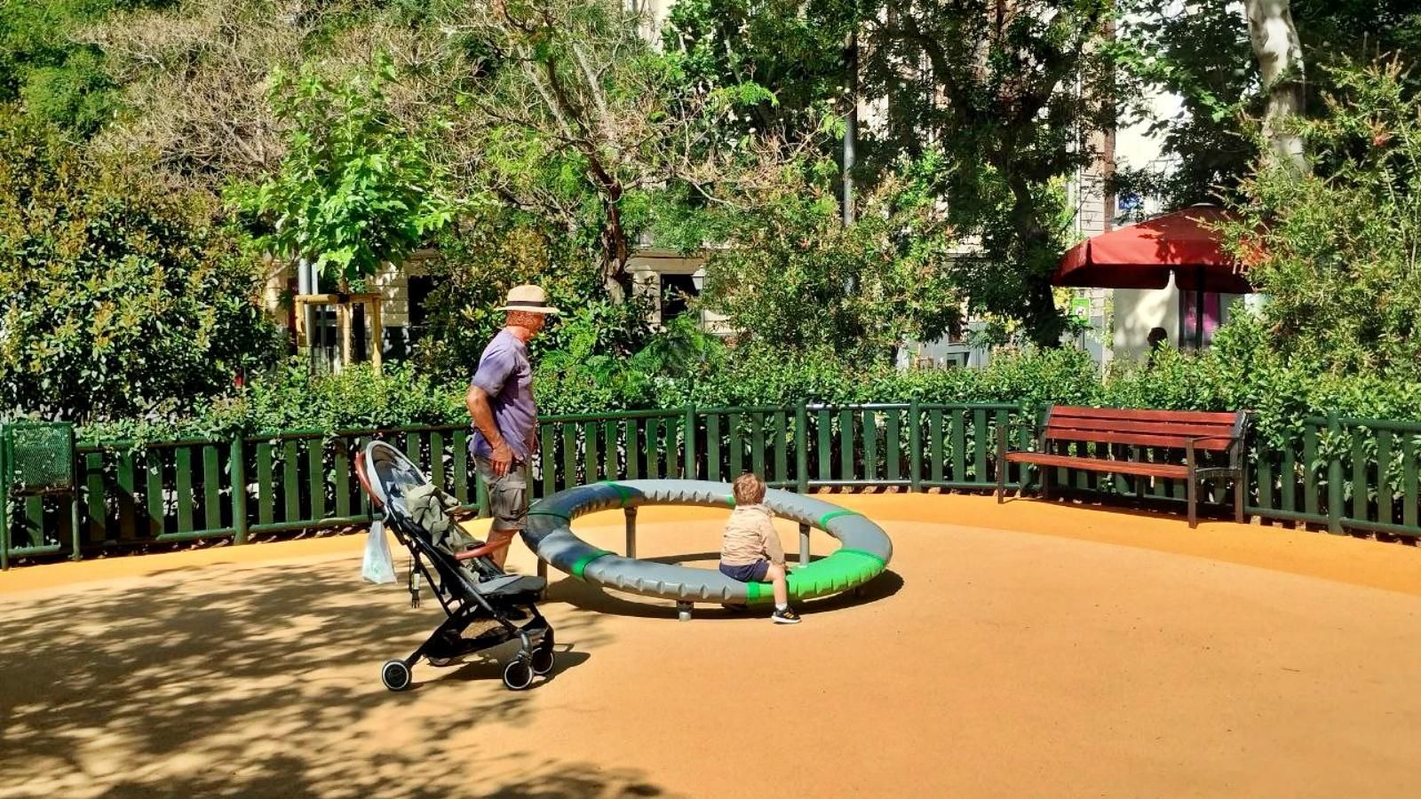 Recorrido foto a foto por la renovada plaza de Olavide