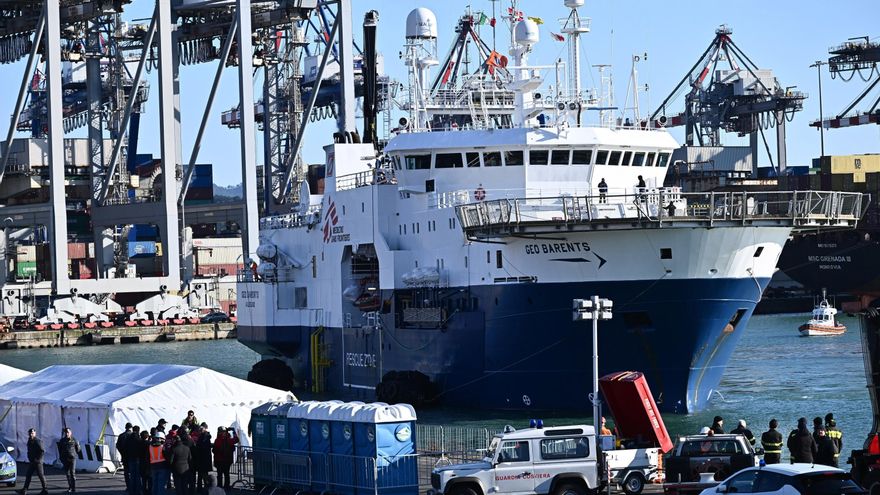 El barco de MSF salva a 258 migrantes y se dirige al puerto de Salerno, sur de Italia