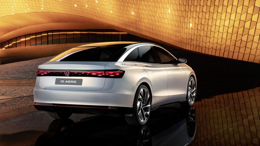 El ID. Aero destaca por un techo de estilo cupé, que ayuda a conseguir un coeficiente aerodinámico de 0,23.