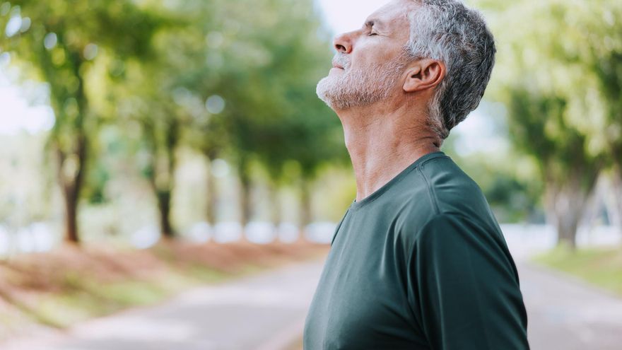 "Cinco minutos pueden ser de ayuda": ejercicios de respiración para mejorar la tensión arterial