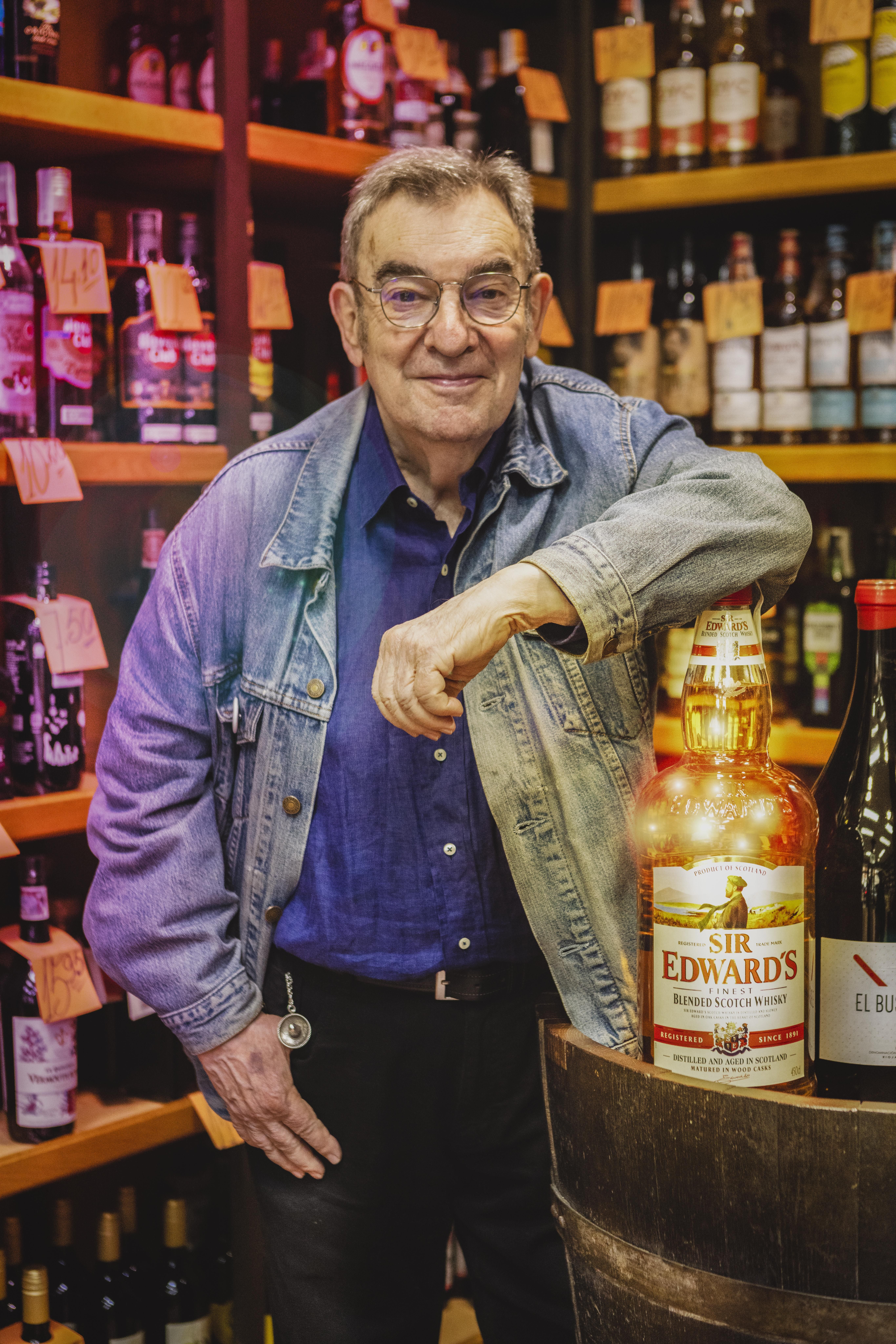 Pedro Olea en la Licorería Ruiz