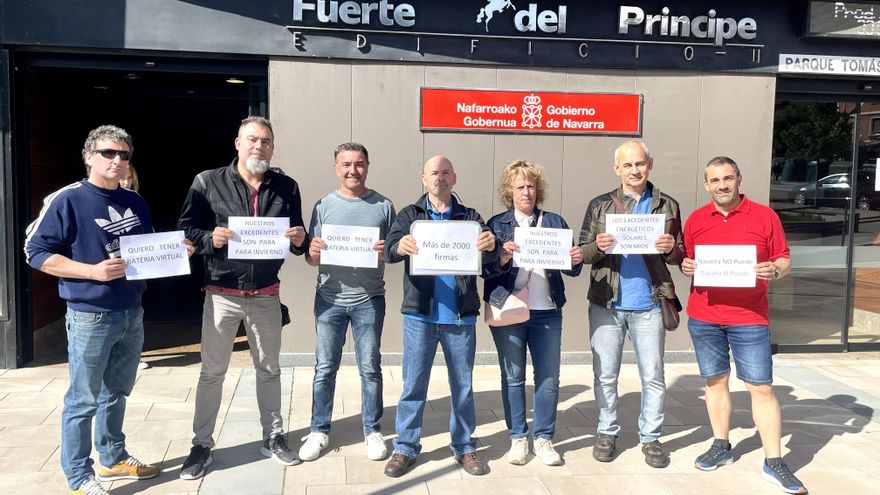 Propietarios navarros de placas fotovoltaicas piden un cambio legal que les permita aprovechar sus excedentes eléctricos.