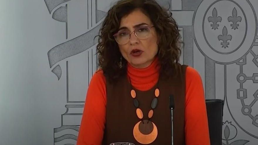 La portavoz del Gobierno, María Jesús Montero, en rueda de prensa tras la reunión del Consejo de Ministros del 12 de enero de 2021.