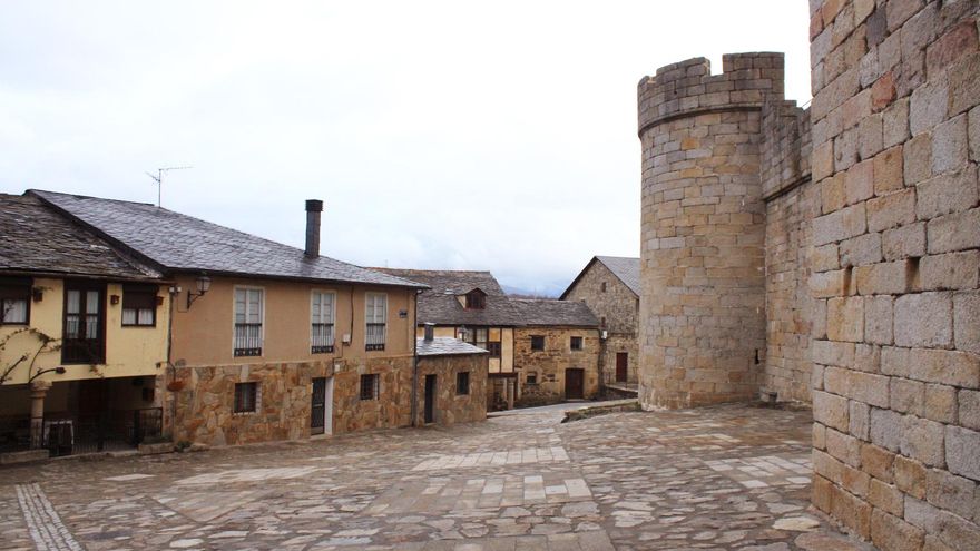 Muros del Castillo de Puebla de Sanabria.