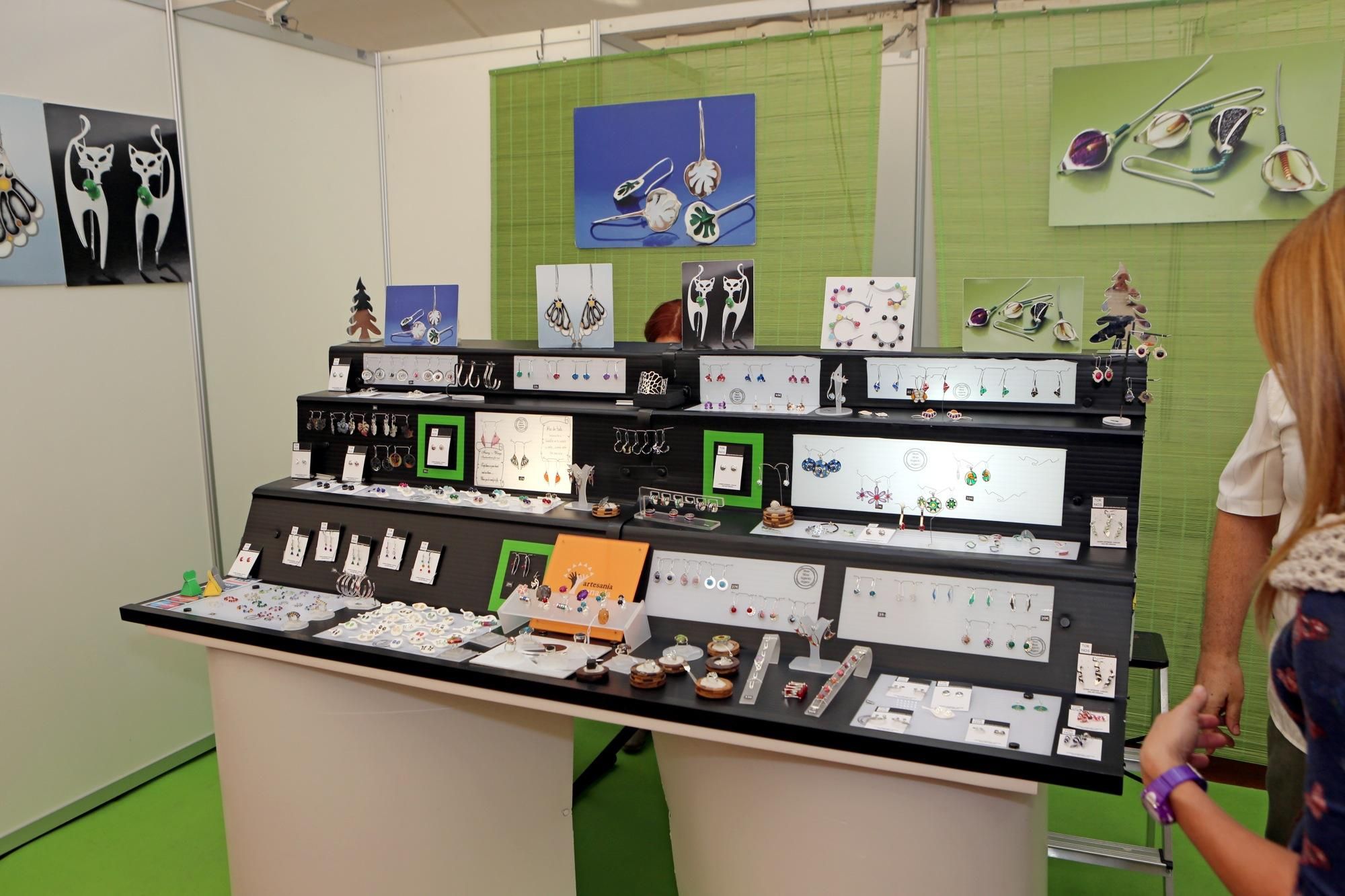 La 22ª Feria de Artesanía, en el Parque de San Telmo (Las Palmas de Gran Canaria).