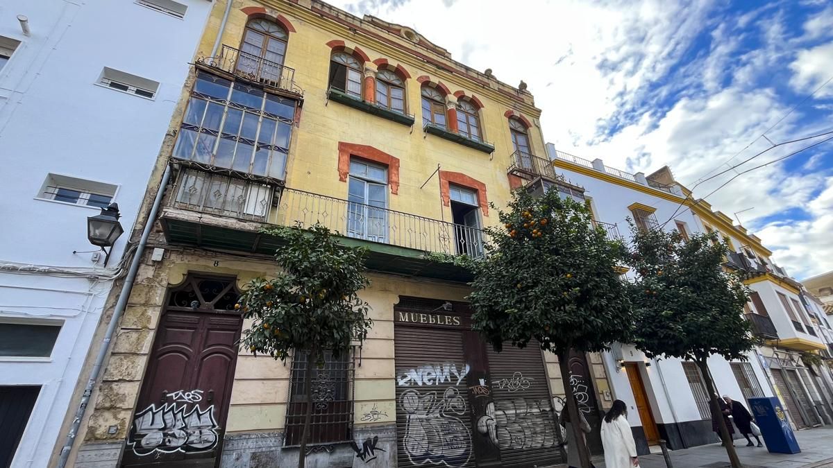 El arquitecto Azorín concibió en la Plaza de la Almagra esta casa para la familia Pérez Barquero