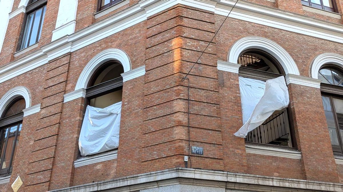 Clases sin ventanas por obras a destiempo en un instituto histórico de Madrid, que impide medir sus bajas temperaturas