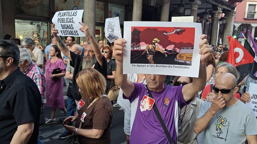 El clamor ciudadano de las dimisiones de Mañueco y Quiñones llega a Valladolid: "Castilla y León quemada por la Junta"