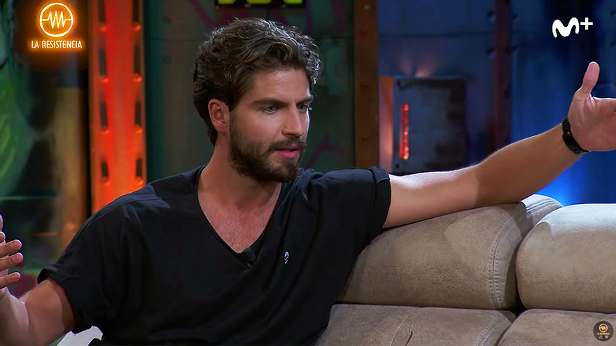 Jesús Calleja 'trolleó' a Maxi Iglesias en 'La Resistencia' con su propuesta para 'Planeta Calleja'