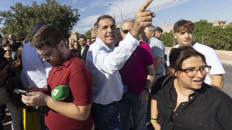 Encontronazo entre Vox y Podemos ante el centro de menores de Santa Cruz (Murcia)