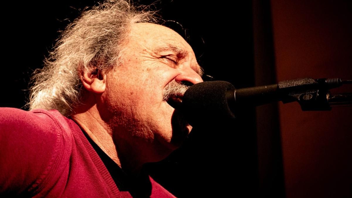 Concierto de Carlos Attadía este viernes en el Café Kavafis Bar de Astorga
