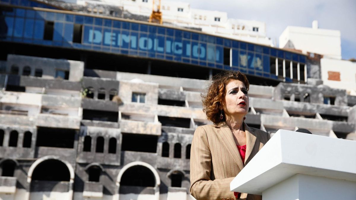 El PSOE suspende de militancia a sus concejales en Carboneras por forzar un nuevo aplazamiento de El Algarrobico