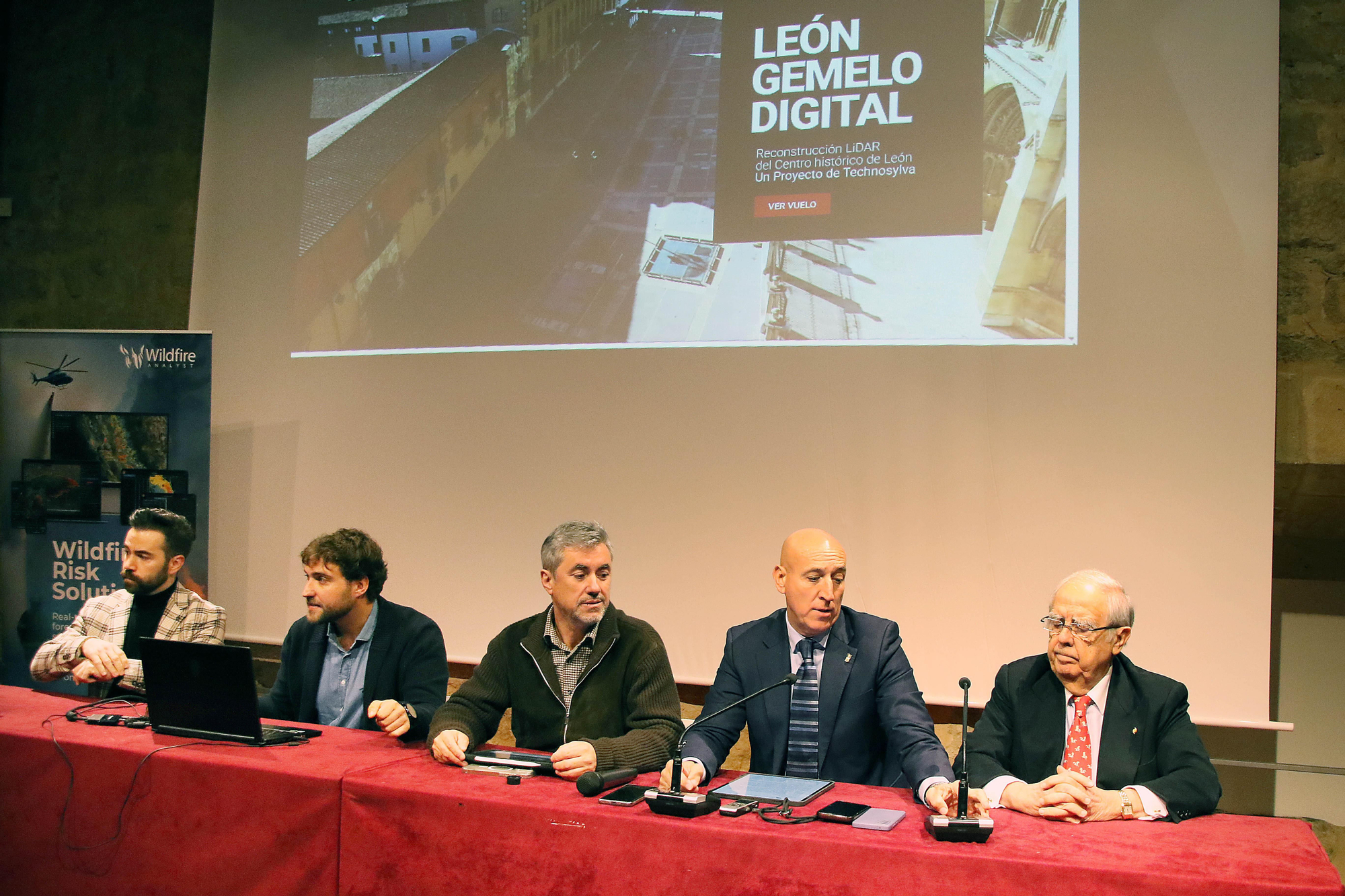 Presentación del gemelo digital de León ciudad con el fundador y director ejecutivo de TecnoSylva, Joaquín Ramírez.