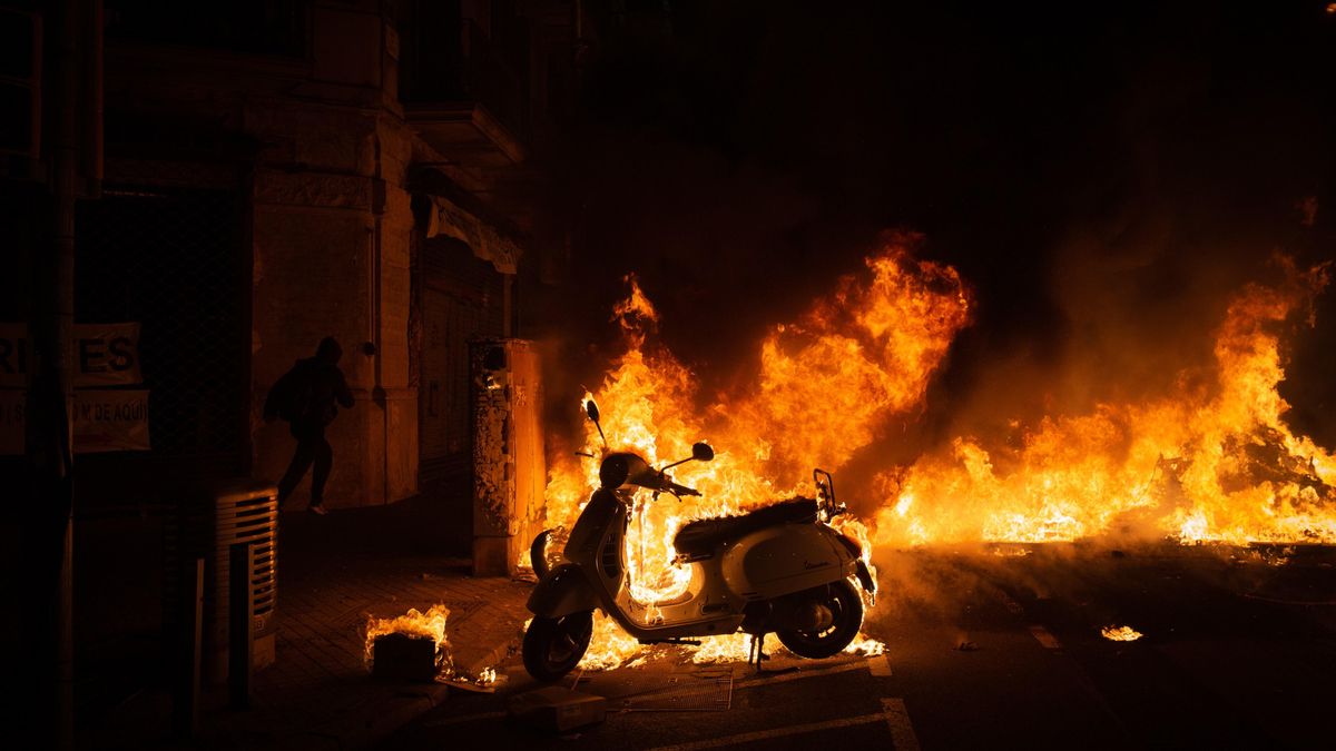 AMP2.- Segundo día de altercados en las concentraciones en apoyo al rapero Pablo Hasel