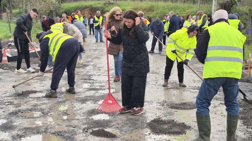 Vecinos de Seña "parchean" la CA-500.