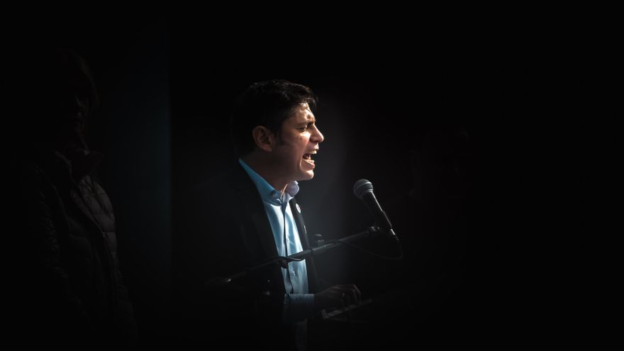 El gobernador de Buenos Aires acusa a Milei de aplicar un plan económico de “ajuste y saqueo”