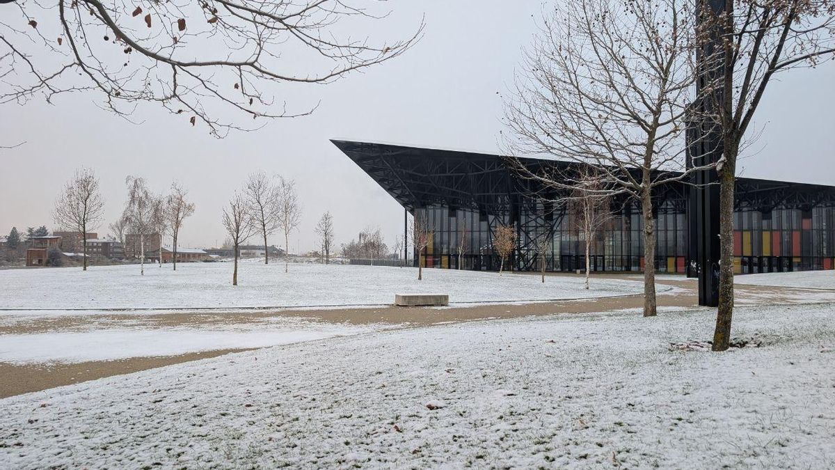 Postales de León nevado: las imágenes que deja la primera nevada del año en la capital