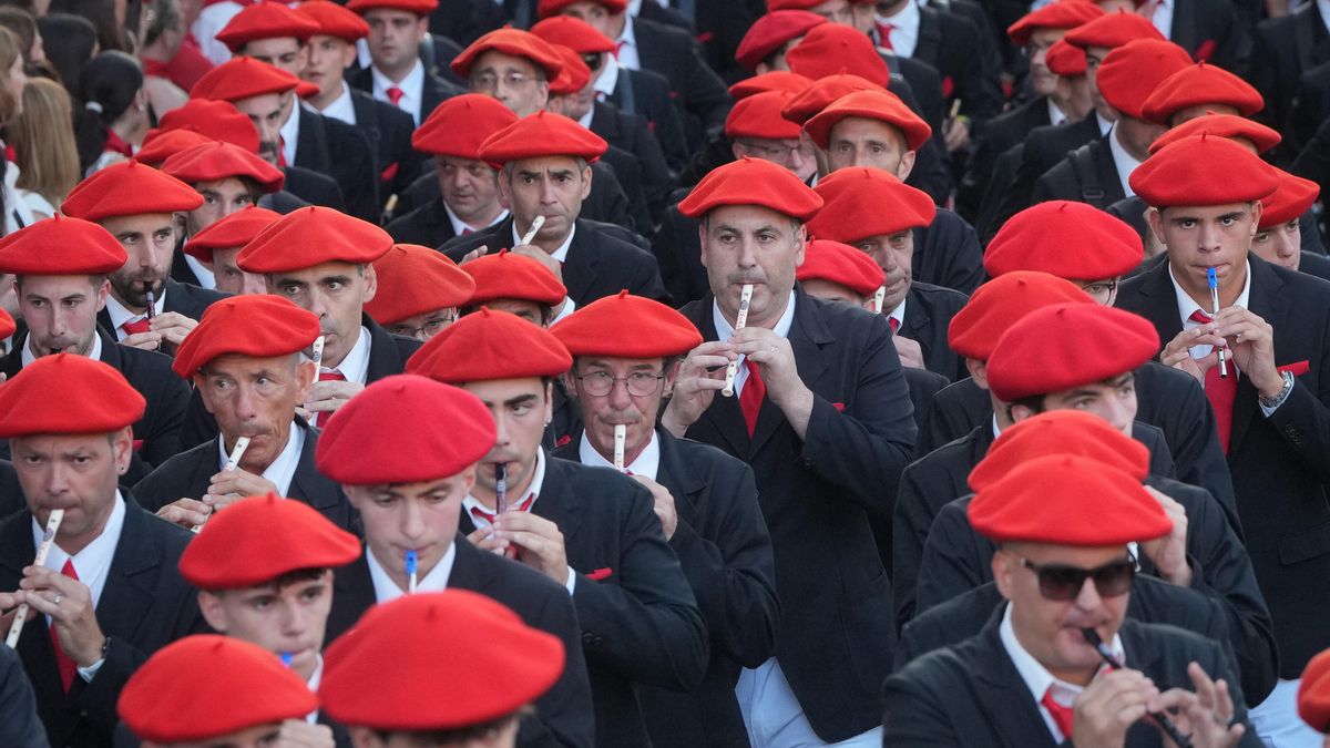 El entorno del 'mando' del Alarde de Irún niega que su sanción se haya producido por una agresión sexual